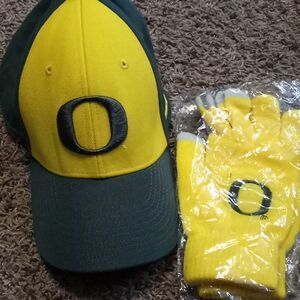 NIKE OREGON DUCKS HAT WITH GLOVES